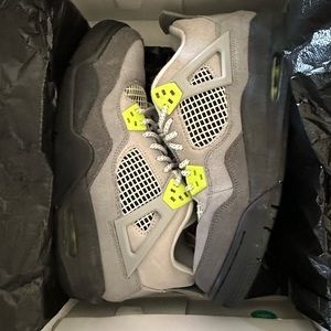 Jordan 4 Retro SE neon sneakers
